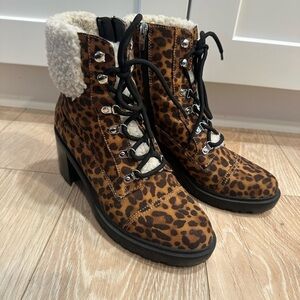 Marc Fisher Hiker Lace-Up Ankle Boots size 8.5